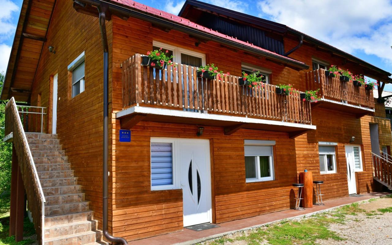 Apartments Laura Раковица Екстер'єр фото