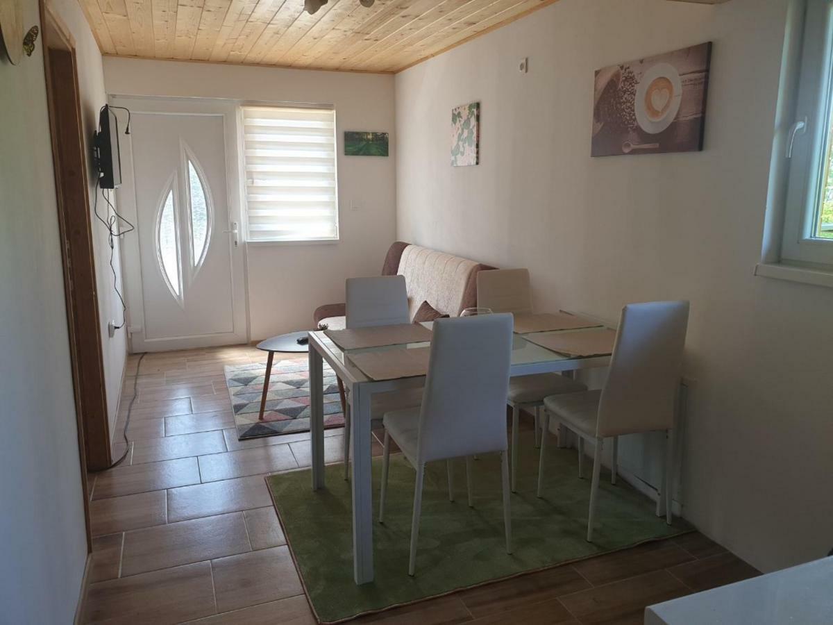 Apartments Laura Раковица Екстер'єр фото